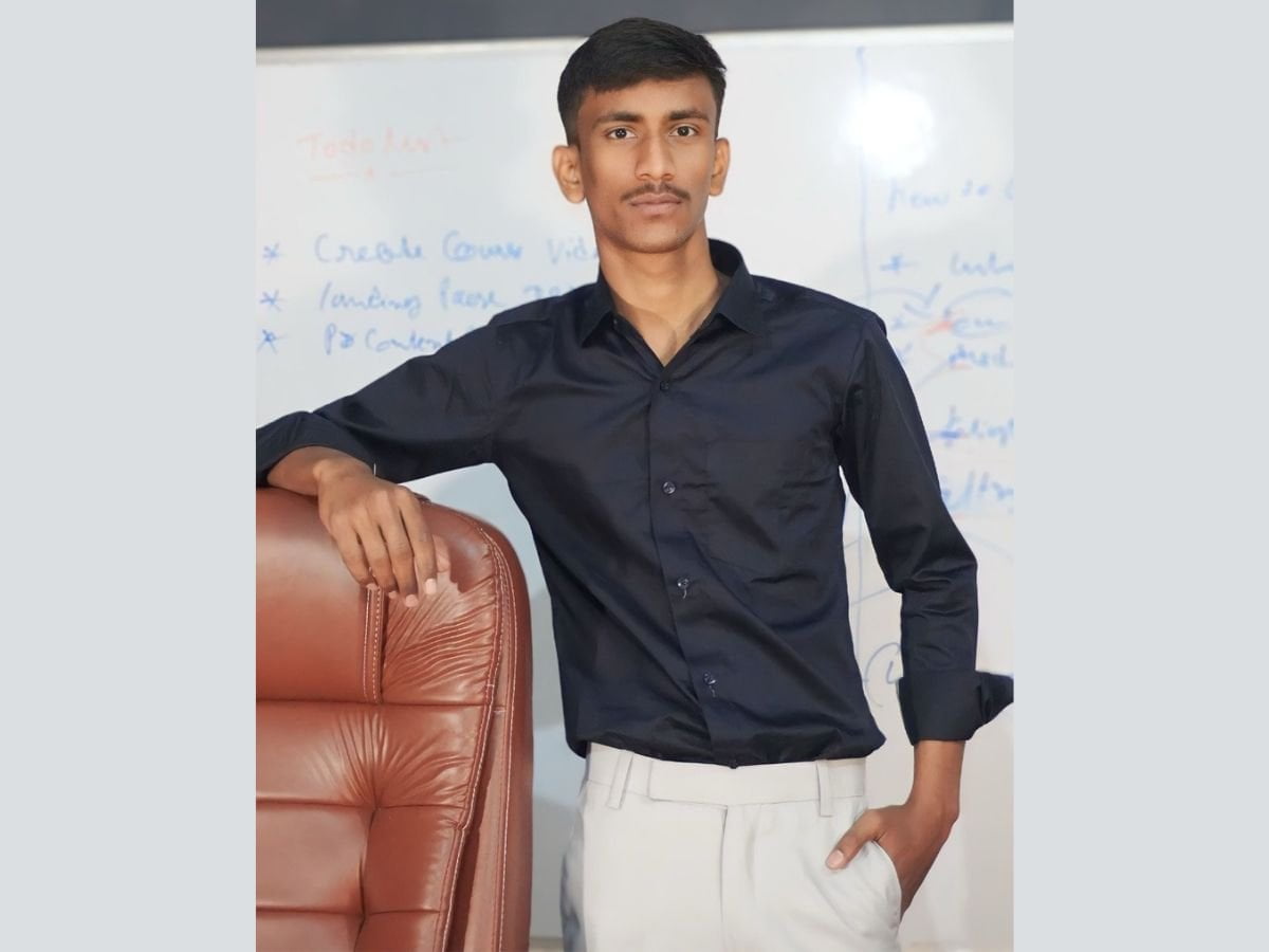 Unlock Expertise and Dominate Industry Niche with The Gold Mentor