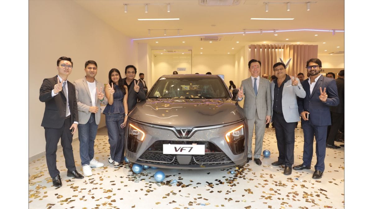 VinFast Inaugurates Surat Dealership, Strengthens Nationwide EV Network